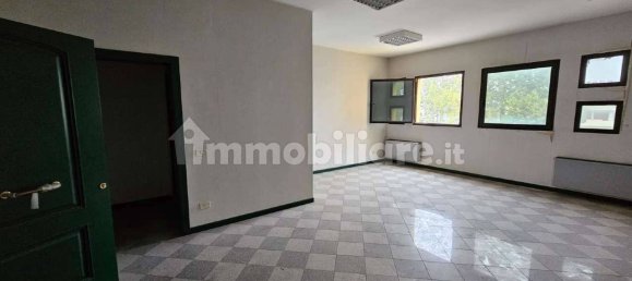 1 room Office in Rovigo, Italy No. 67510 4