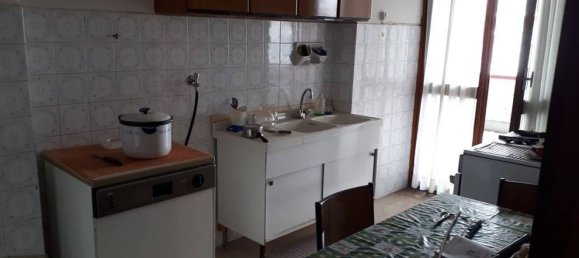 Квартира с 4 комнатами в Терамо, Италия № 154130 10