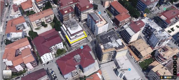 Квартира с 4 комнатами в Терамо, Италия № 154130 3