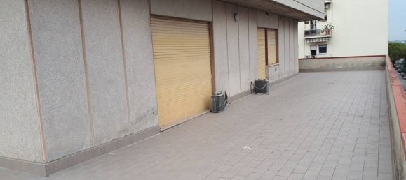 Квартира с 4 комнатами в Терамо, Италия № 154130 16