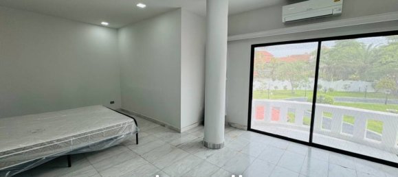 8 bedrooms Villa in Pattaya, Thailand No. 24563 8