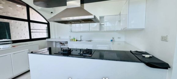 8 bedrooms Villa in Pattaya, Thailand No. 24563 3