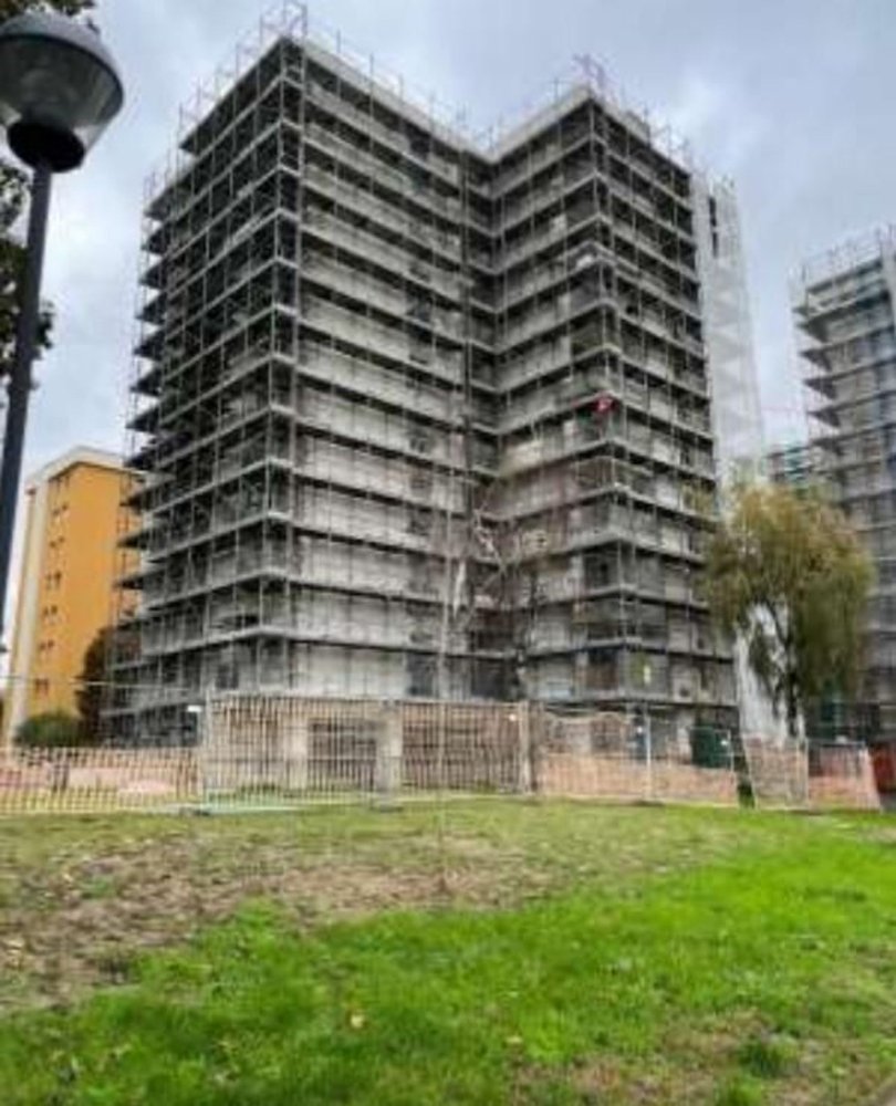 4 bedrooms Apartment in Opera, Italy No. 357894