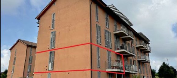 4 rooms Apartment in Chieri, Italy No. 49378 2