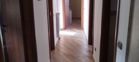Apartamento de 3 habitaciónes en Viterbo, Italy No. 297088 4