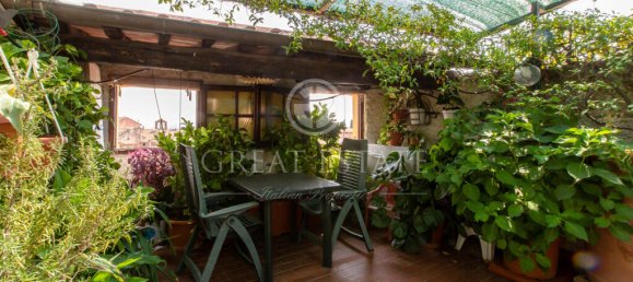 2 bedrooms Penthouse in Chiusi, Italy No. 109871 2
