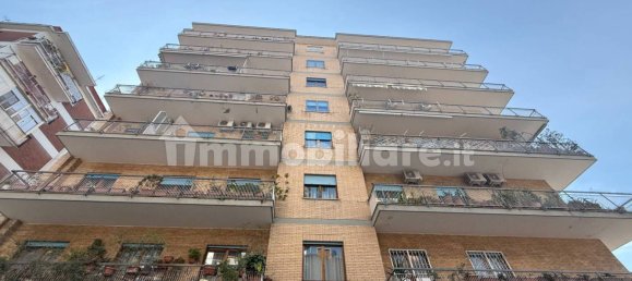 4 bedrooms Apartment in Naples, Italy No. 196734 4