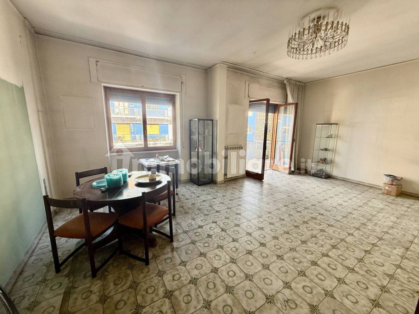 4 bedrooms Apartment in Naples, Italy No. 196734