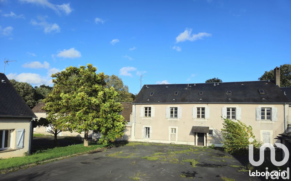 191m² Parking in Argent-sur-Sauldre, France No. 240733