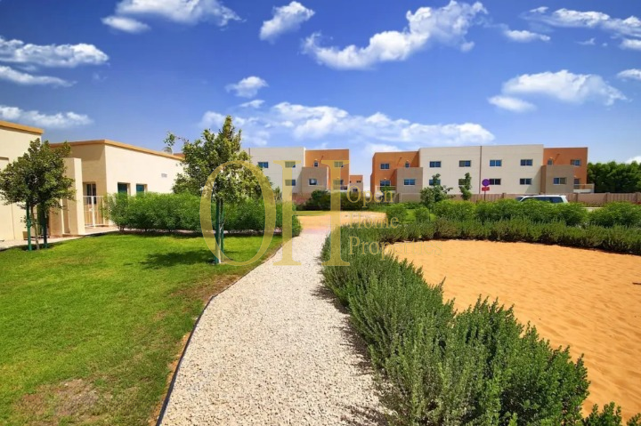 4 bedrooms Villa in Al Reef, UAE No. 44271