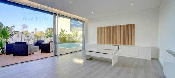 Casa de 4 dormitorios en Cascais, Portugal No. 107043 5