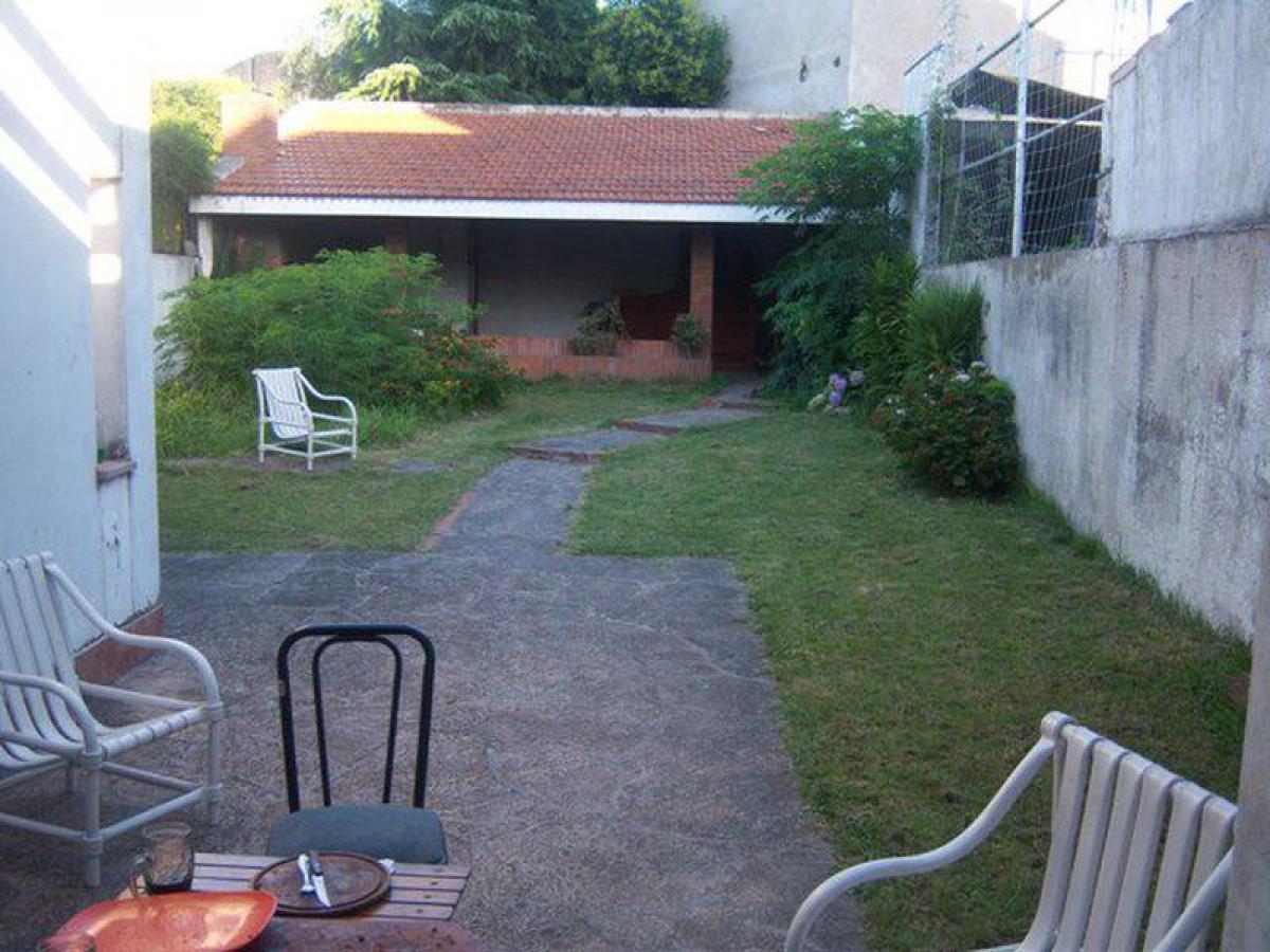 4 bedrooms House in Moron, Argentina No. 9079