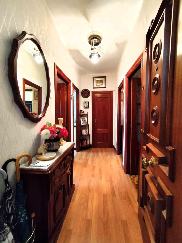 Apartamento de 2 dormitorios en Santander, Spain No. 154493
