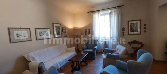 4 bedrooms Apartment in Arezzo, Italy No. 214616 8