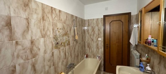 3 Schlafzimmer Haus in San Valentino in Abruzzo Citeriore, Italy, Nr. 329482 24