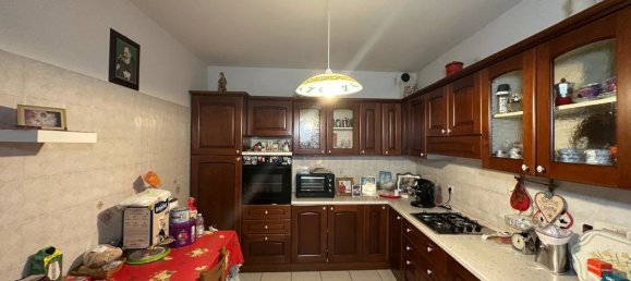 3 Schlafzimmer Haus in San Valentino in Abruzzo Citeriore, Italy, Nr. 329482 12