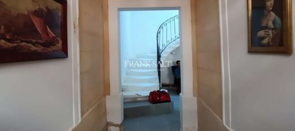 4 Schlafzimmer Stadthaus in Qormi, Malta, Nr. 1969 2