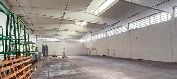 12 rooms Warehouse in Cremona, Italy No. 293761 4