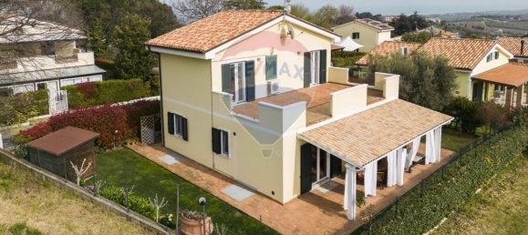 4 bedrooms Villa in Numana, Italy No. 64251 18