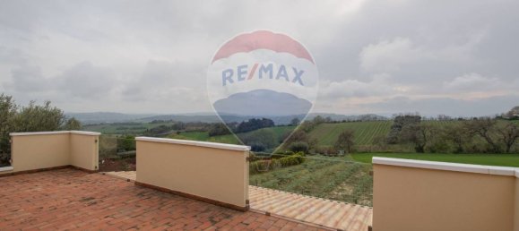 4 bedrooms Villa in Numana, Italy No. 64251 5