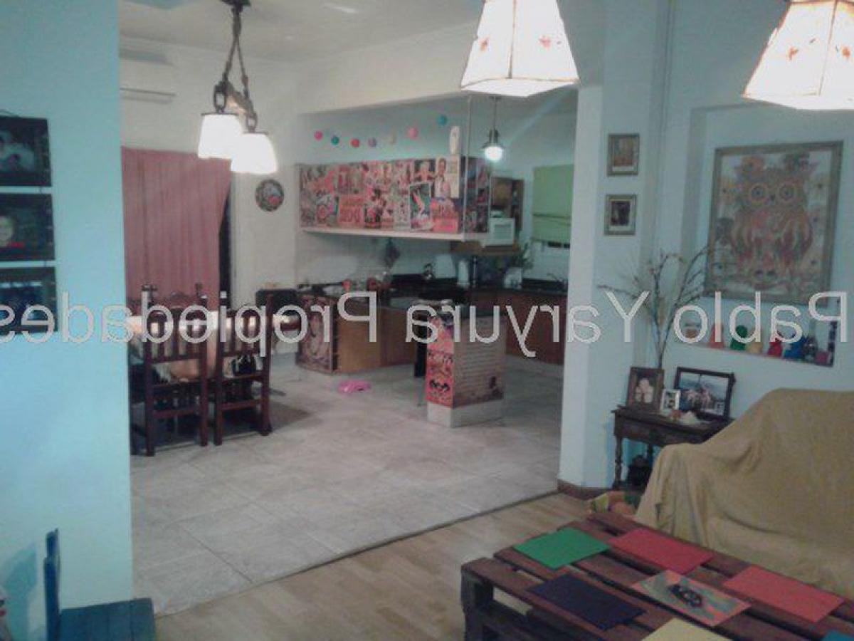 4 bedrooms House in Tres de Febrero, Argentina No. 12714