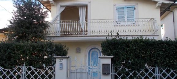 10 rooms Villa in Pietrasanta, Italy No. 198604 2