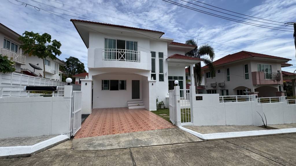 3 bedrooms House in Ko Samui, Thailand No. 74067