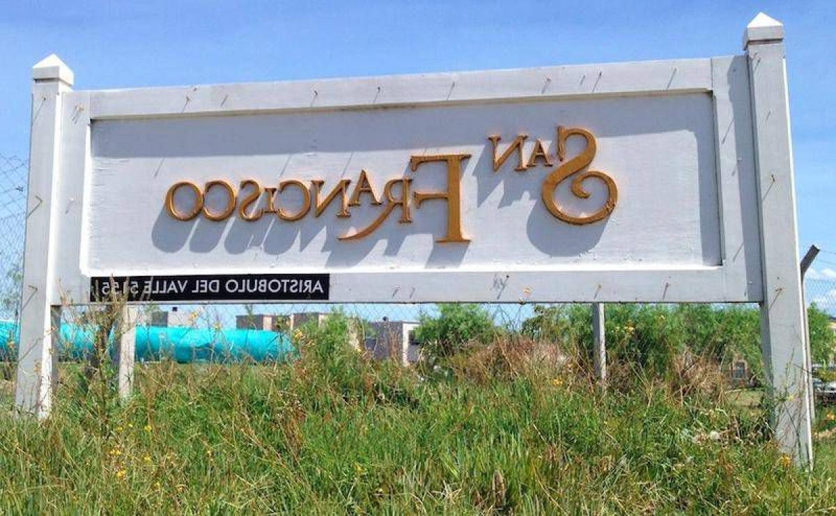 Дом с 3 спальнями в Тигре, Аргентина № 89097