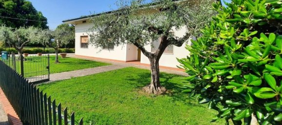 6 rooms Villa in Porcari, Italy No. 123194 4