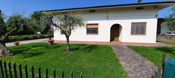 6 rooms Villa in Porcari, Italy No. 123194 8