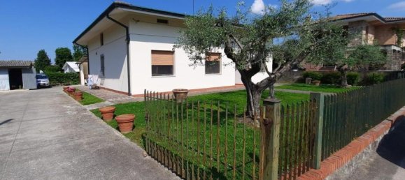6 rooms Villa in Porcari, Italy No. 123194 9