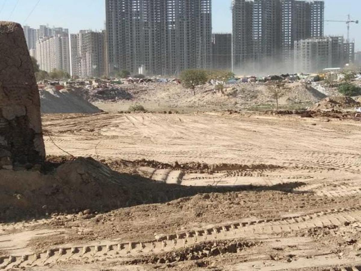  Land in Noida, India No. 32065