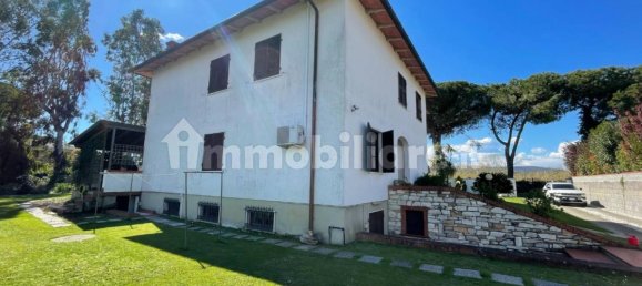 6 bedrooms Villa in Carrara, Italy No. 215043 5