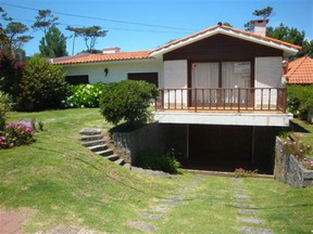 Дом с 3 спальнями в Мальдонадо, Уругвай № 1246