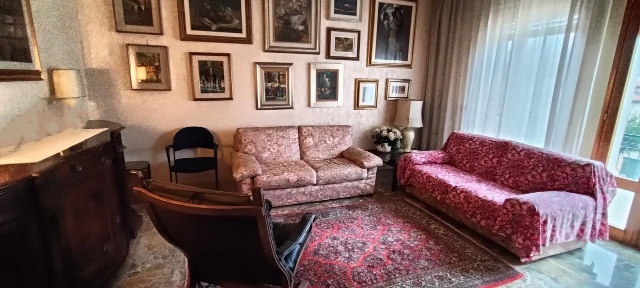 4 rooms Apartment in Padua, Italy No. 14708