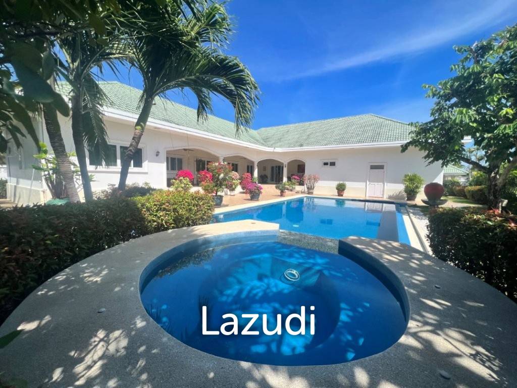 4 bedrooms Villa in Hua Hin, Thailand No. 25557