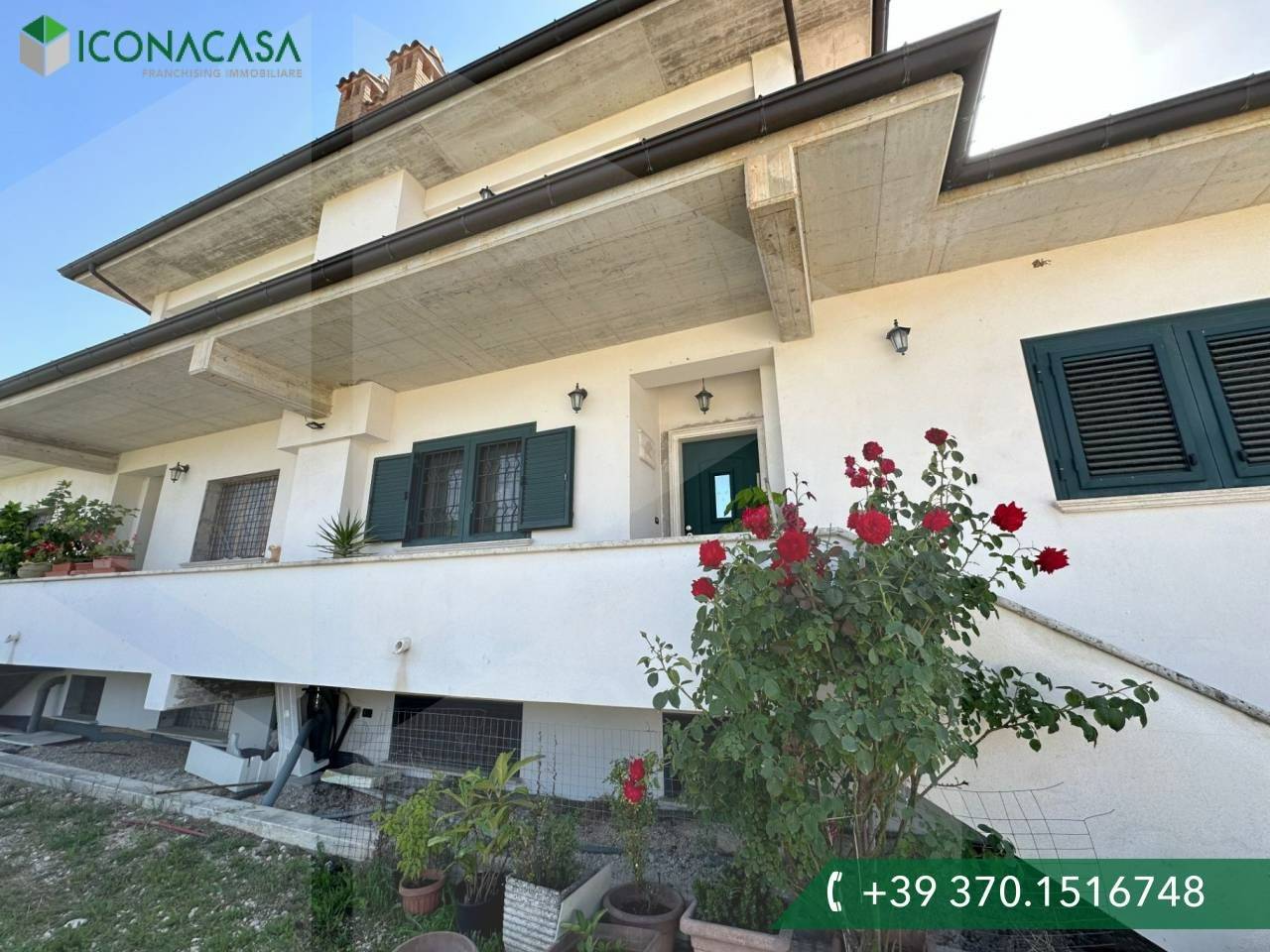 Вилла с 3 спальнями в Авеццано, Италия № 300911