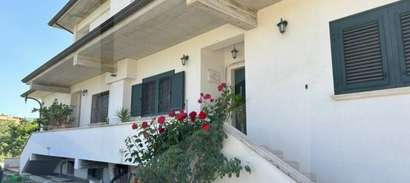 Вилла с 3 спальнями в Авеццано, Италия № 300911 33