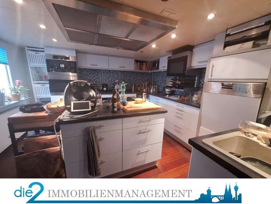 Таунхаус с 10 комнатами в Золинген, Германия № 11120