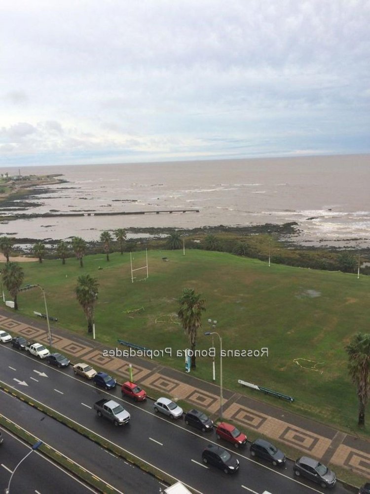 3 bedrooms Apartment in Montevideo, Uruguay No. 3087