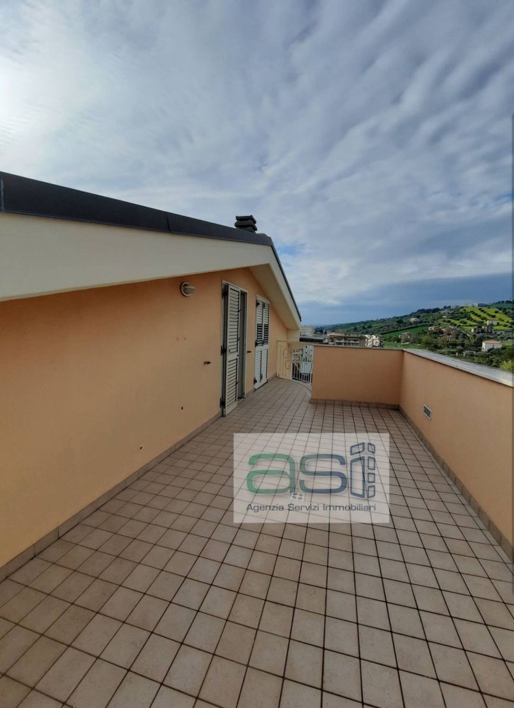 Ático de 5 habitaciónes en Alba Adriatica, Italy No. 94555