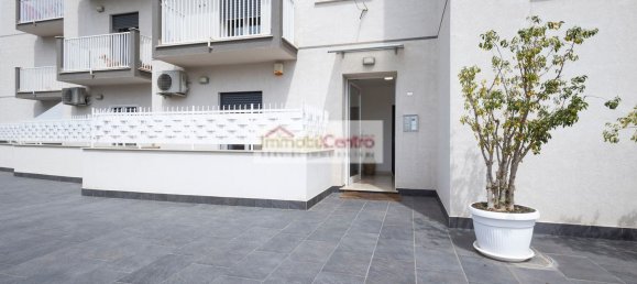 4 rooms Apartment in Palermo, Italy No. 111983 2