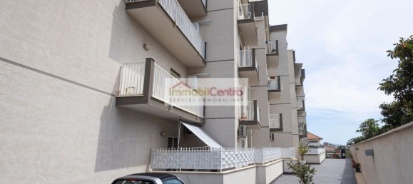 4 rooms Apartment in Palermo, Italy No. 111983 12