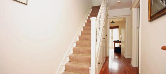 3 bedrooms House in Leatherhead, United Kingdom No. 13771 9