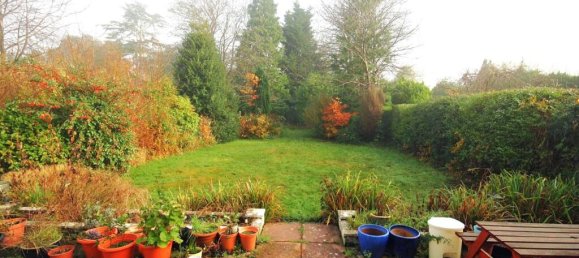 3 bedrooms House in Leatherhead, United Kingdom No. 13771 11