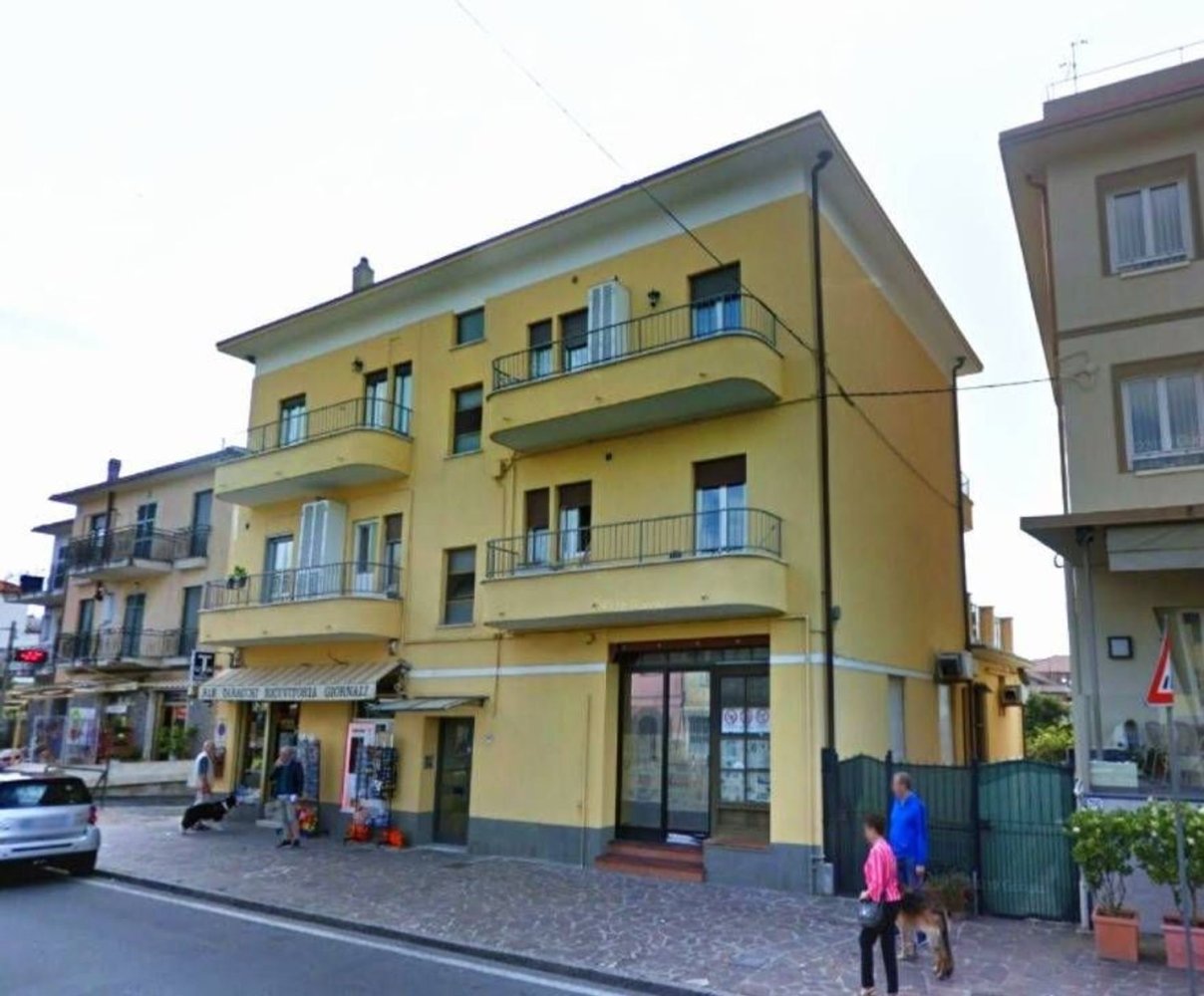  عقار تجاري في Diano Marina, Italy 81متر مربع رقم 273138