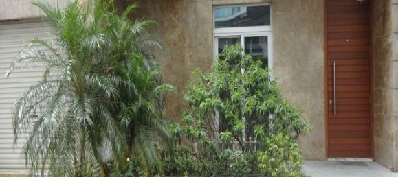 Villa de 4 dormitorios en Tay Ho, Vietnam No. 5505 3