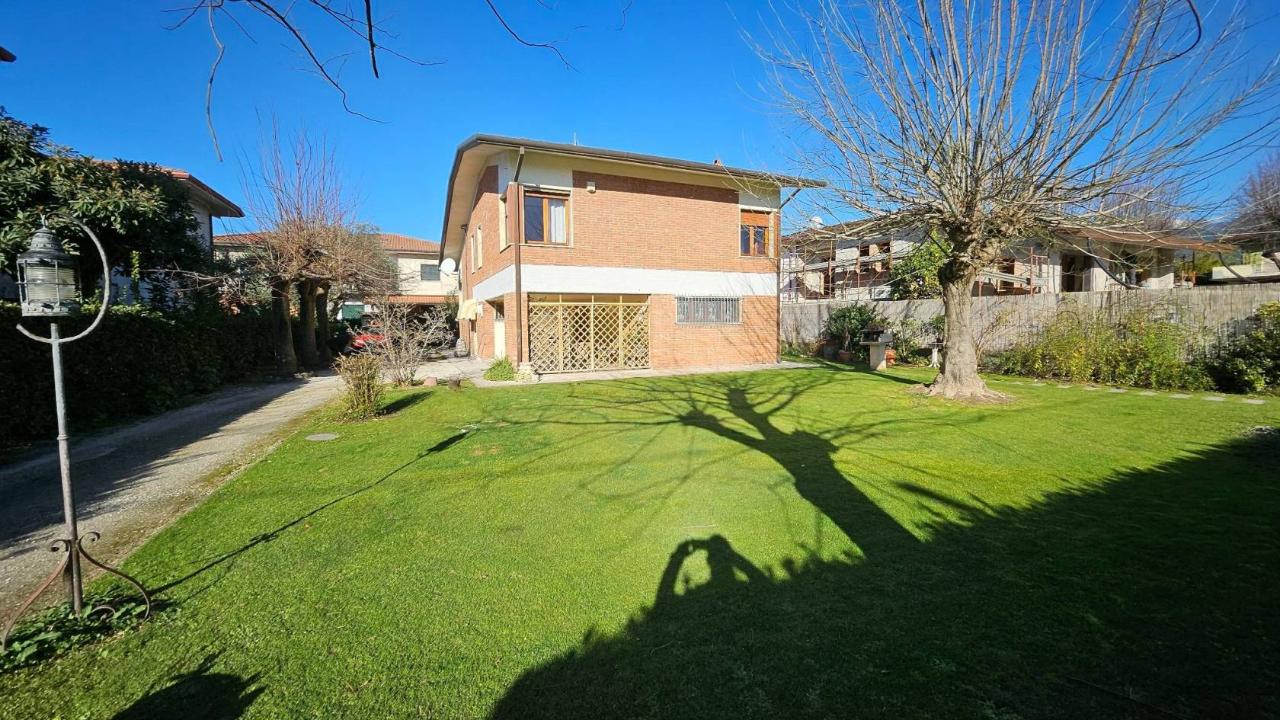 4غرفة فيلا في Forte dei Marmi, Italy رقم 86862