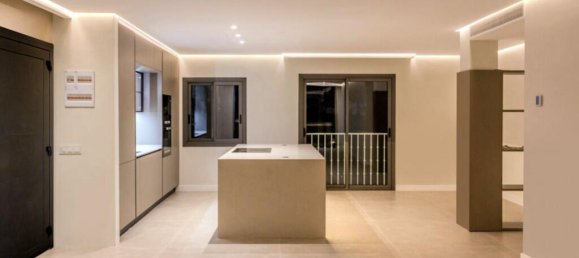 2 bedrooms Penthouse in Marbella, Spain No. 125281 19