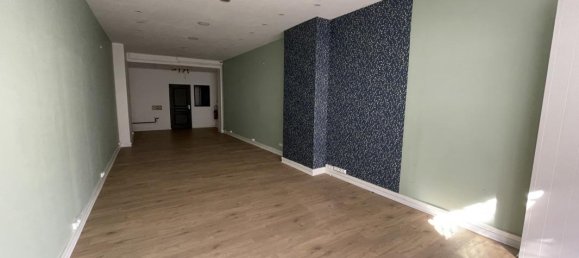 62m² Commercial property in Aire-sur-la-Lys, France No. 53820 2